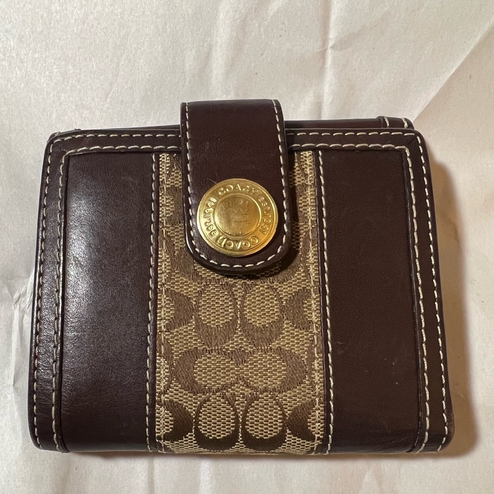 Small coach wallet signature